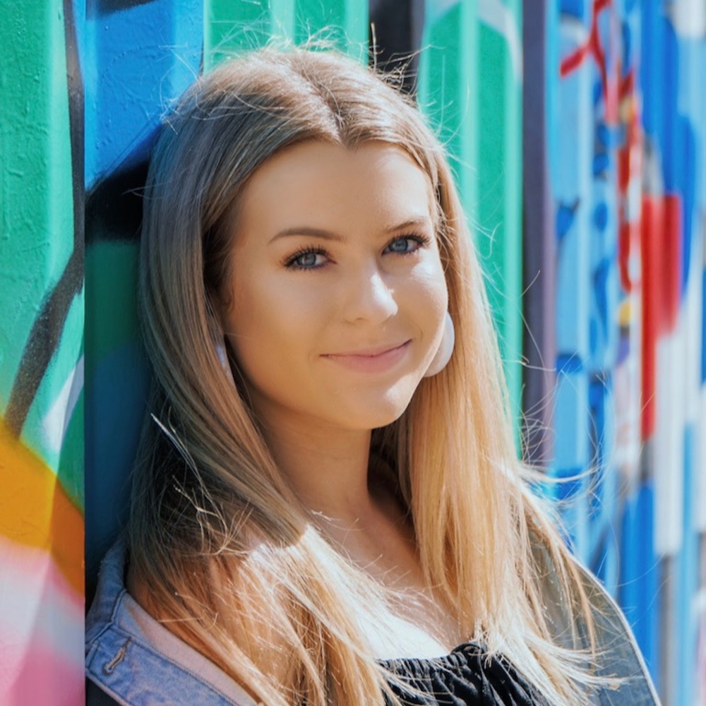 Meet your Posher, Caroline